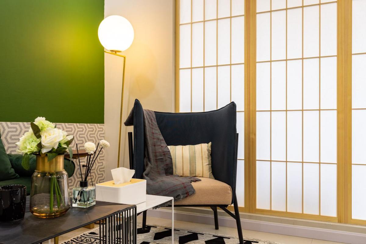 Wuhan Hongshan-Guanggu Square- Locals Apartment 00157650 Εξωτερικό φωτογραφία